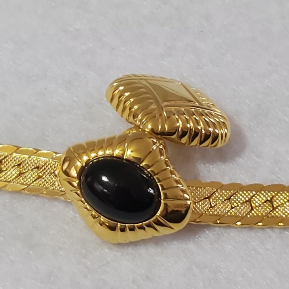 Vintage Goldtone Necklace w/Dark Navy Blue Enamel Clasp - Picture 10 of 12